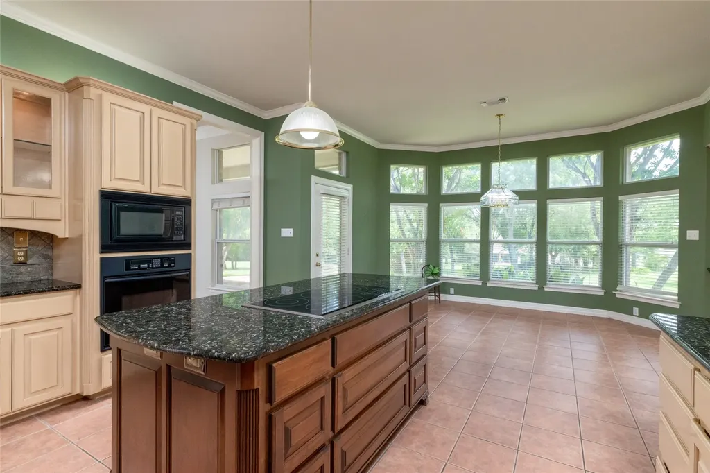 1917 Woodland Hills Lane Weatherford TX 76087