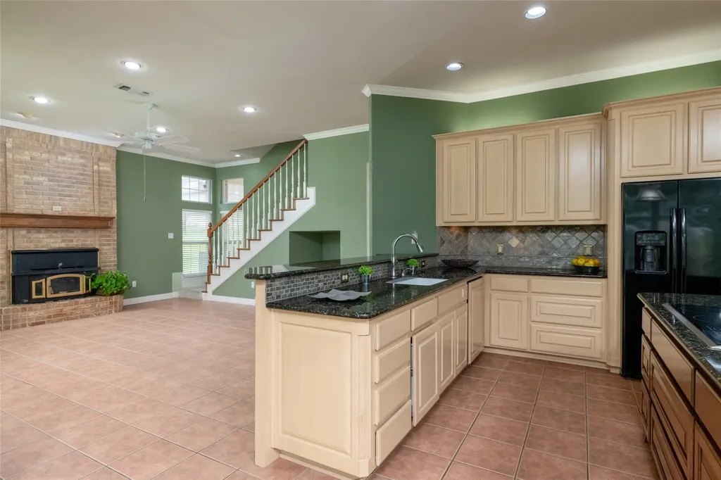 1917 Woodland Hills Lane Weatherford TX 76087