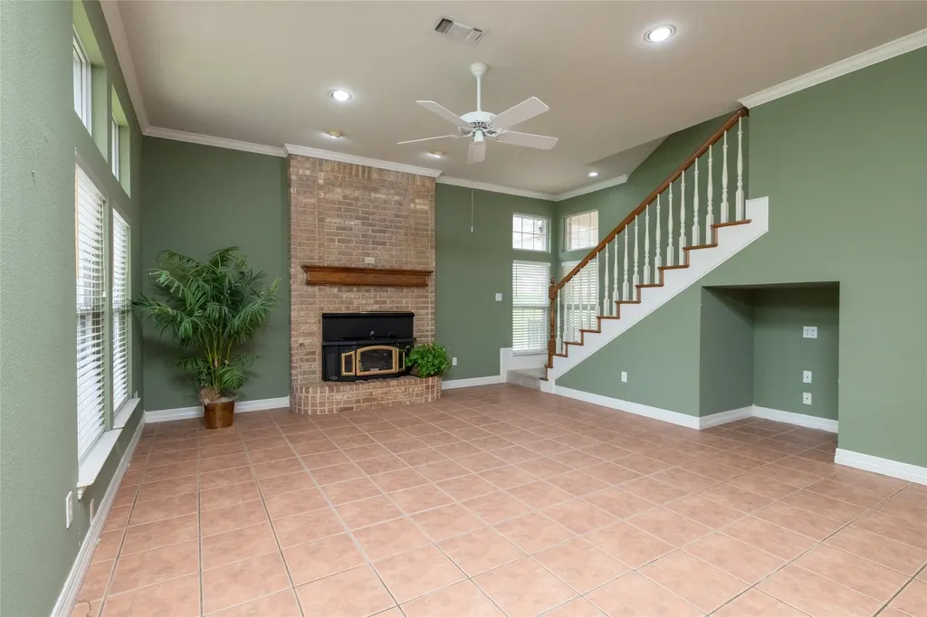 1917 Woodland Hills Lane Weatherford TX 76087