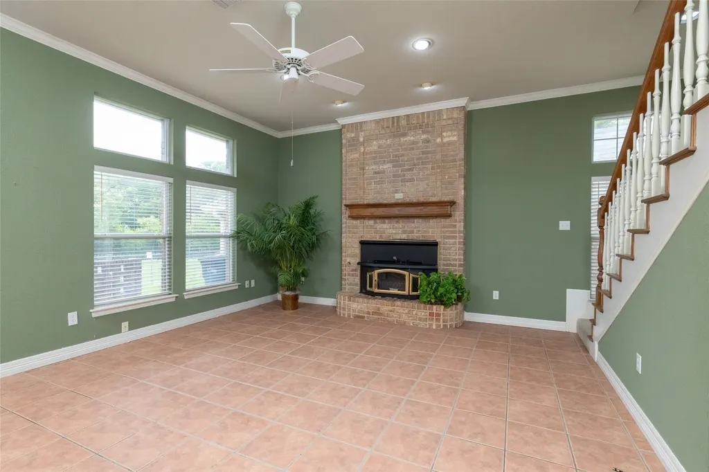 1917 Woodland Hills Lane Weatherford TX 76087