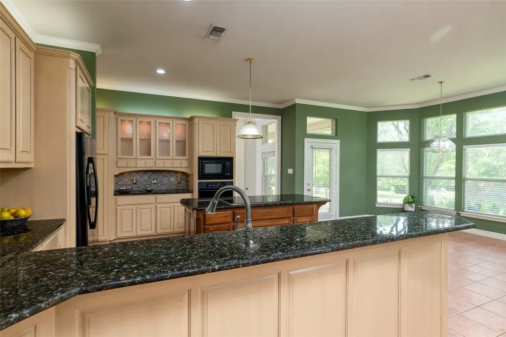 1917 Woodland Hills Lane Weatherford TX 76087