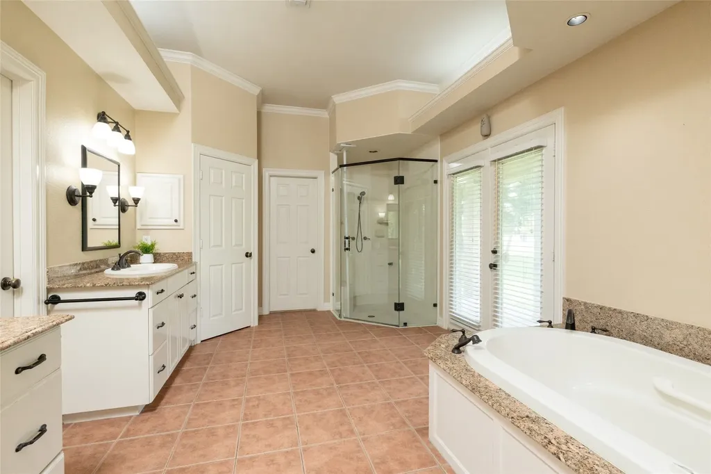 1917 Woodland Hills Lane Weatherford TX 76087