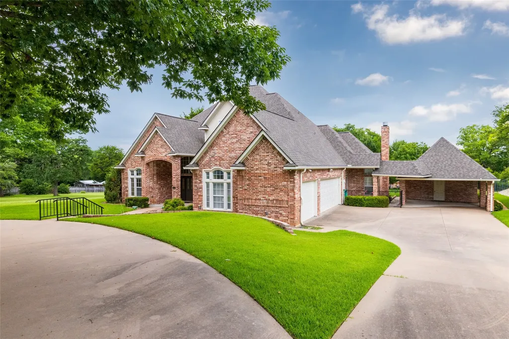 1917 Woodland Hills Lane Weatherford TX 76087