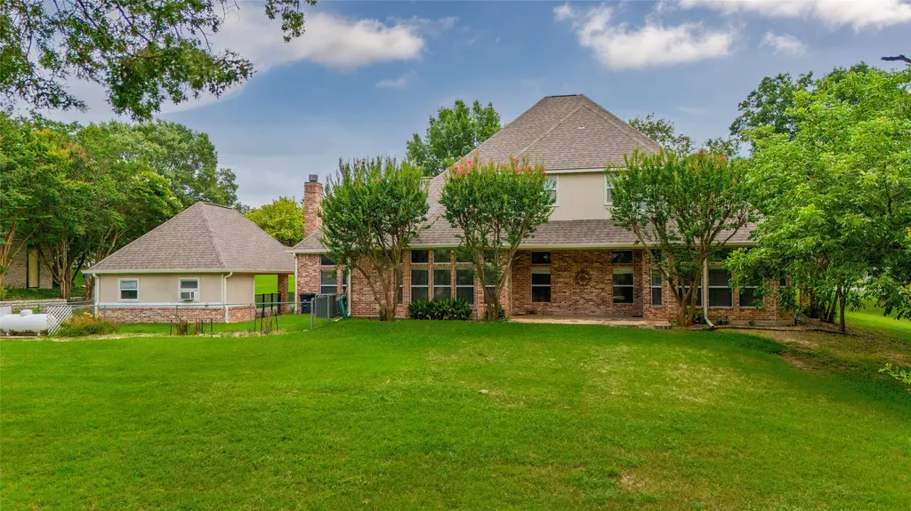 1917 Woodland Hills Lane Weatherford TX 76087
