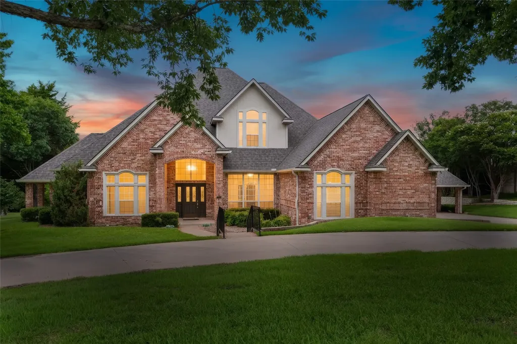 1917 Woodland Hills Lane Weatherford TX 76087