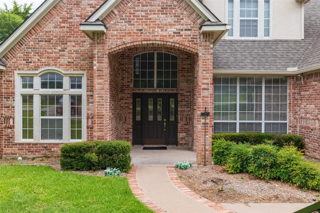 1917 Woodland Hills Lane Weatherford TX 76087