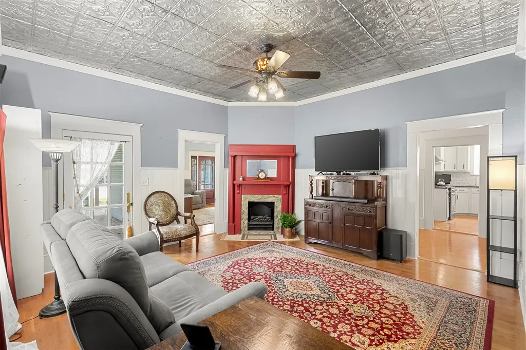 601 W 5th Street Maypearl TX 76064