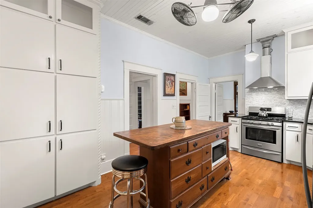 601 W 5th Street Maypearl TX 76064