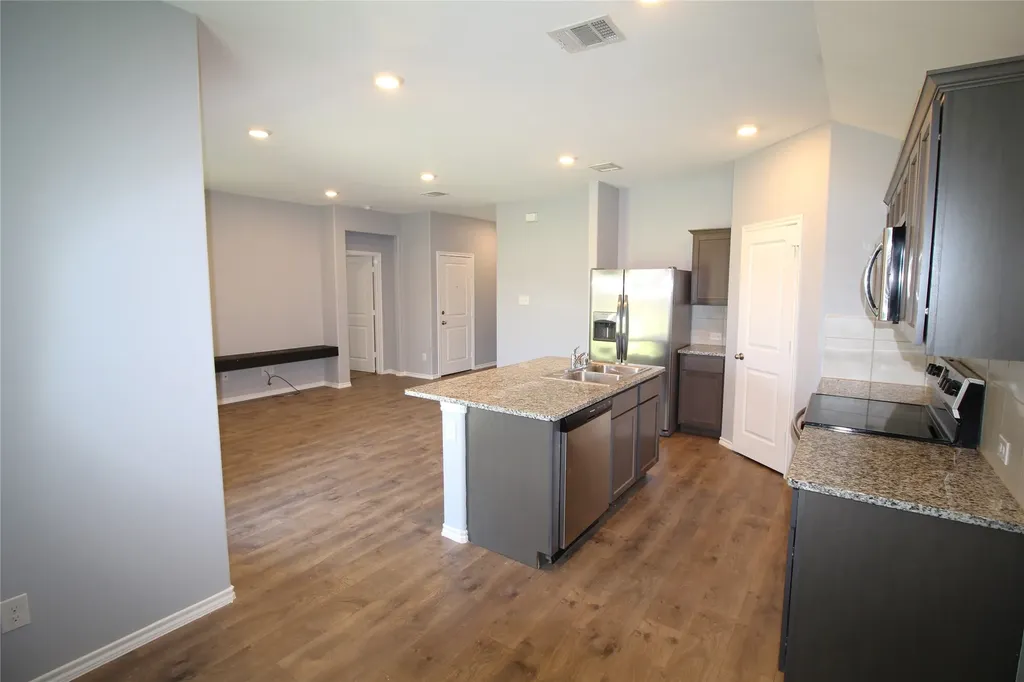 825 Alton Drive Aubrey TX 76227