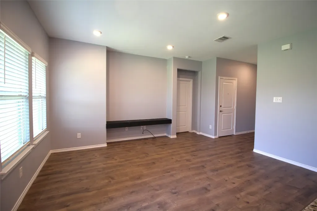 825 Alton Drive Aubrey TX 76227