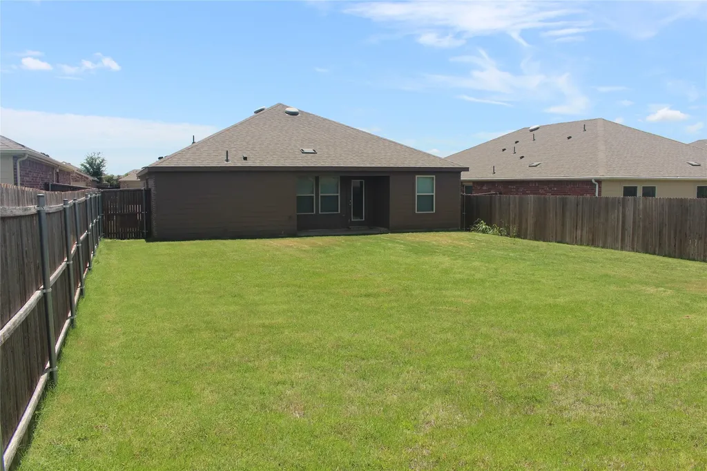825 Alton Drive Aubrey TX 76227