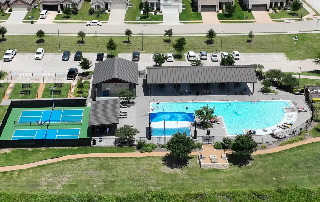 825 Alton Drive Aubrey TX 76227
