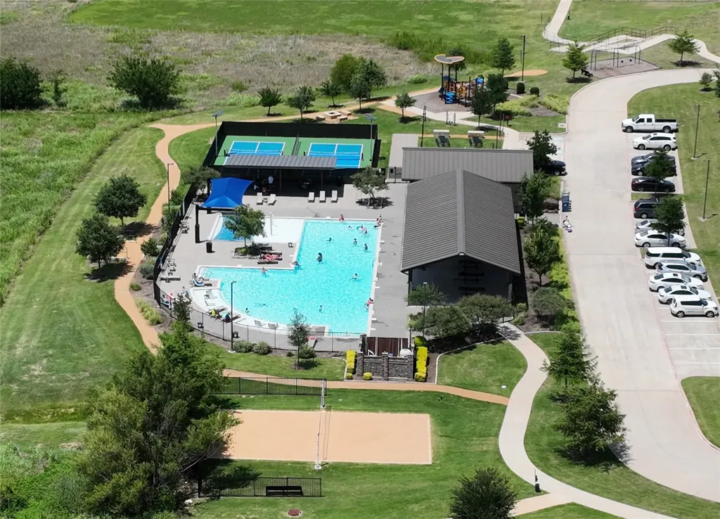 825 Alton Drive Aubrey TX 76227