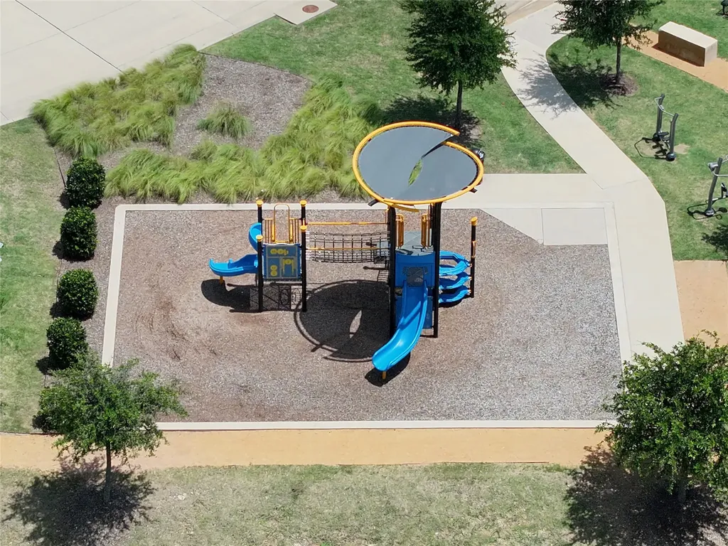 825 Alton Drive Aubrey TX 76227