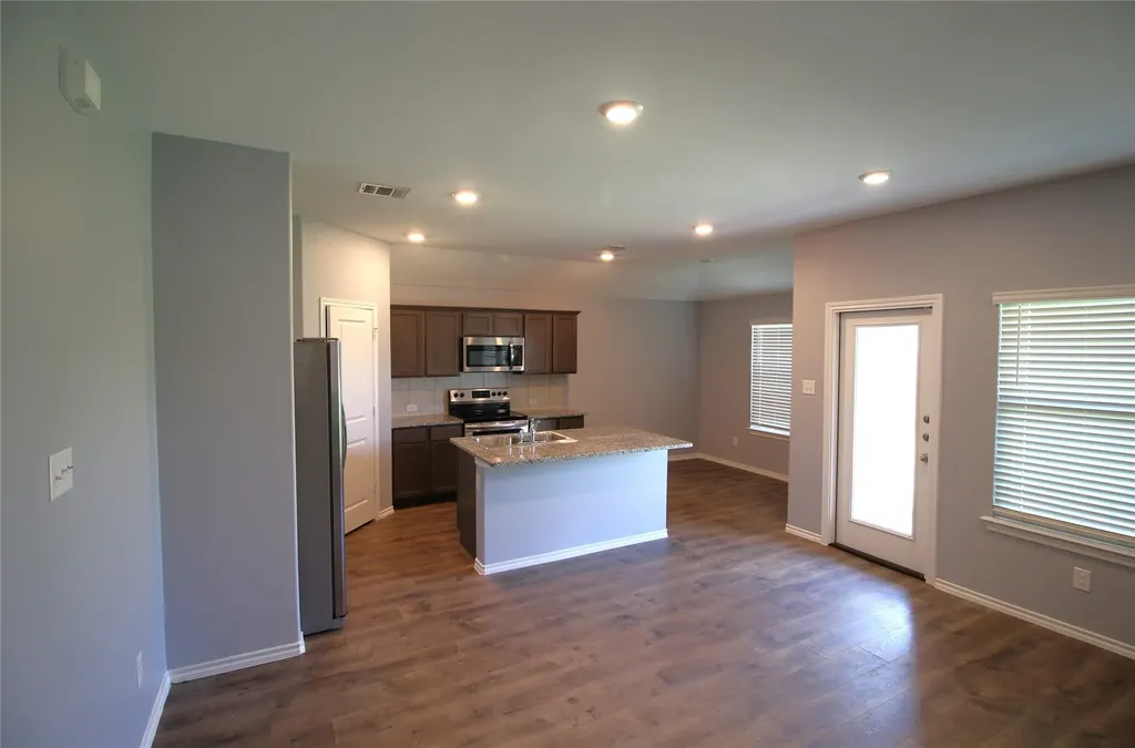 825 Alton Drive Aubrey TX 76227