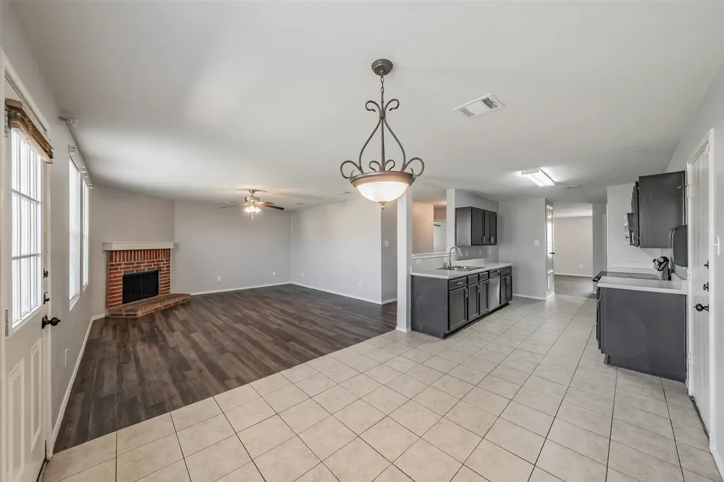 3015 Goldenrod Drive Lancaster TX 75134