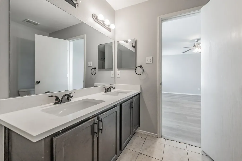 3015 Goldenrod Drive Lancaster TX 75134