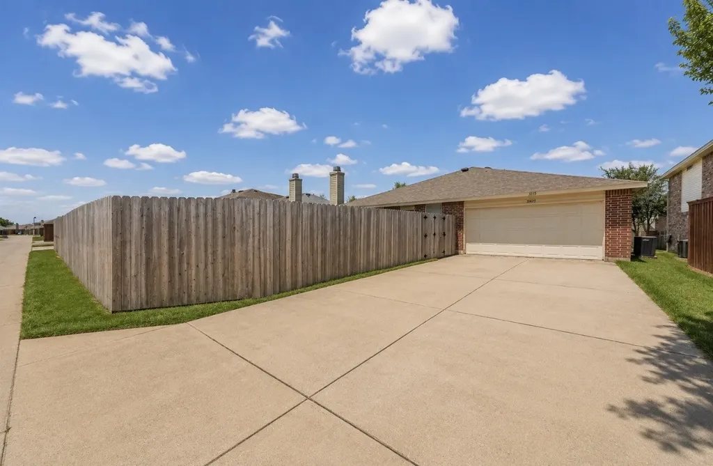 3015 Goldenrod Drive Lancaster TX 75134