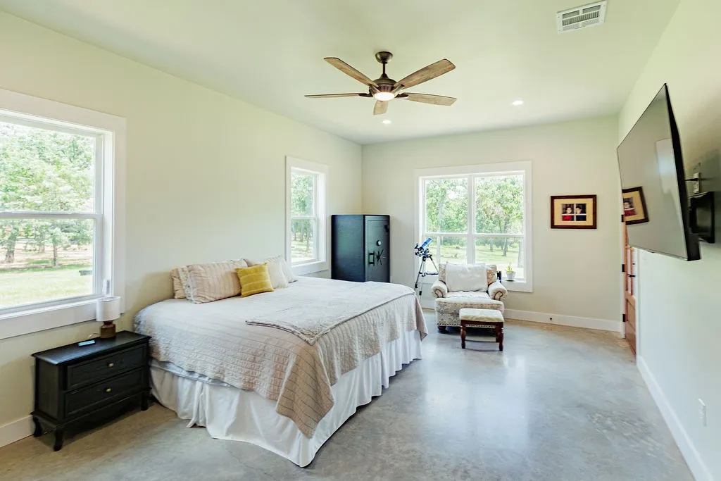 2094 Jim Harry Loop Sunset TX 76270