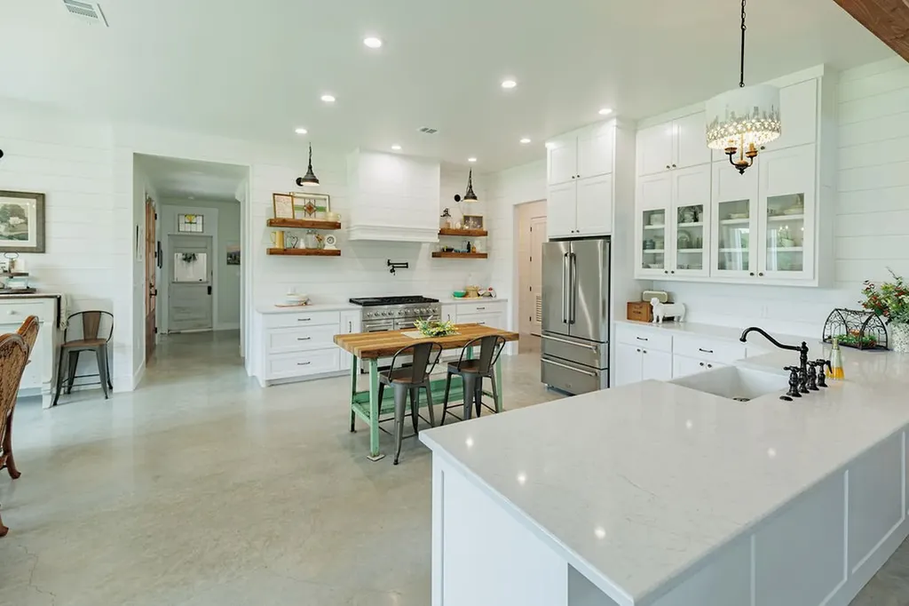 2094 Jim Harry Loop Sunset TX 76270