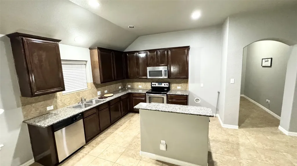 6440 Parkstone Way Dallas TX 75249