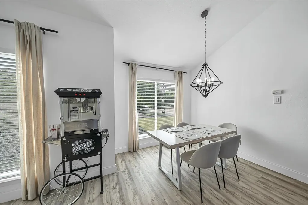 6738 Eastridge Drive Dallas TX 75231