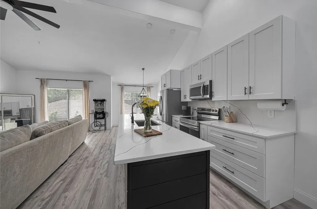 6738 Eastridge Drive Dallas TX 75231