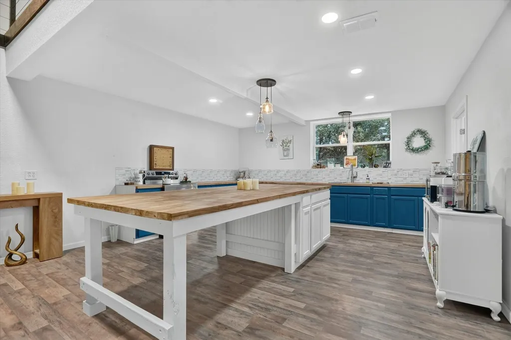 195 Private Road 3496 Paradise TX 76073