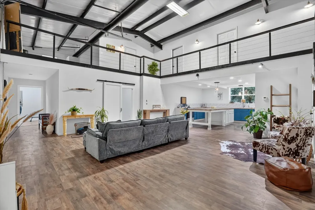 195 Private Road 3496 Paradise TX 76073