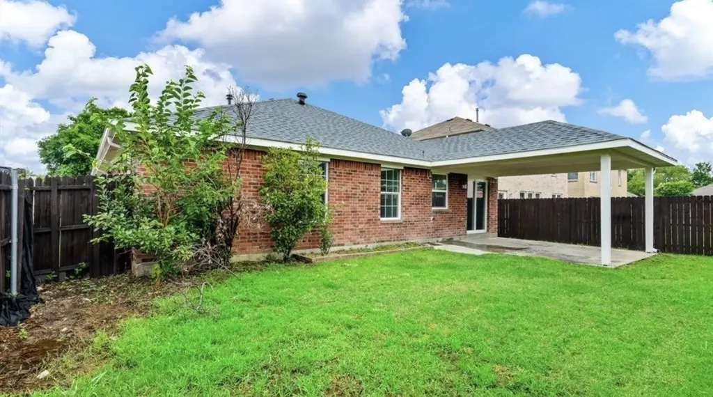 911 Hems Lane Arlington TX 76001