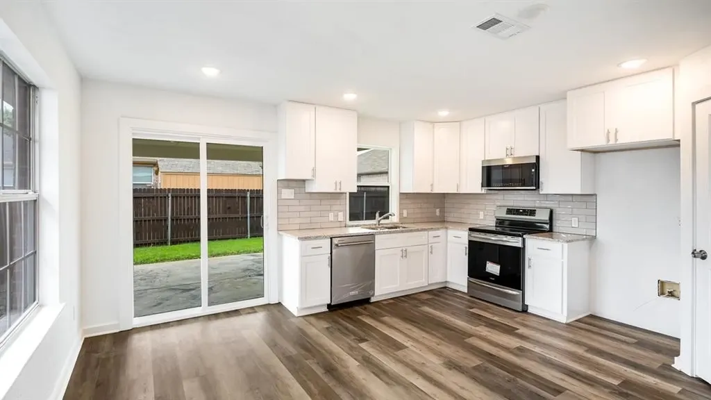 911 Hems Lane Arlington TX 76001