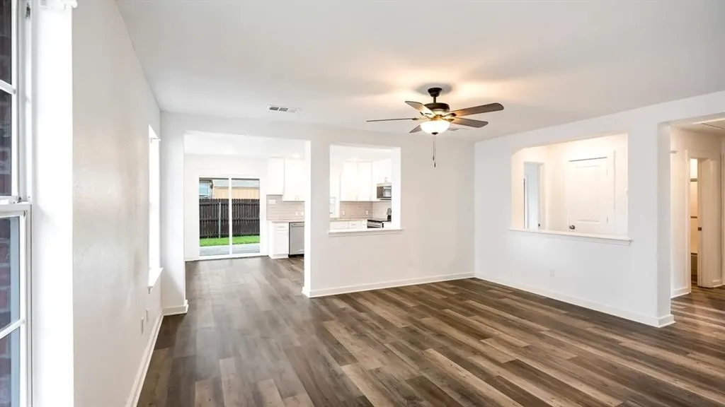 911 Hems Lane Arlington TX 76001