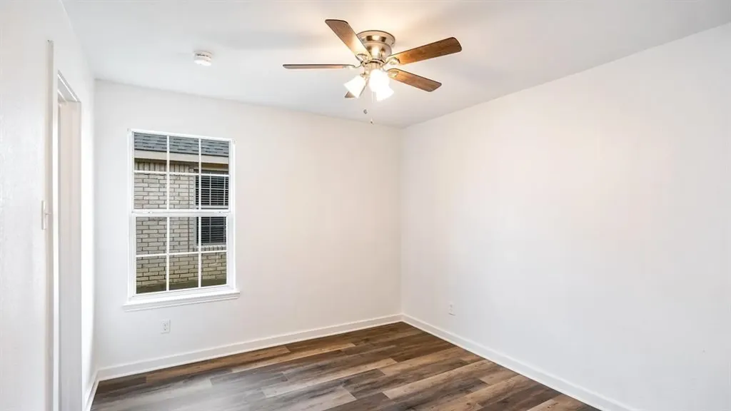 911 Hems Lane Arlington TX 76001