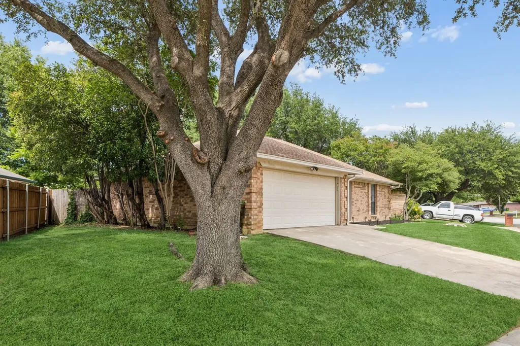 6308 Hunters Glen Drive Watauga TX 76148