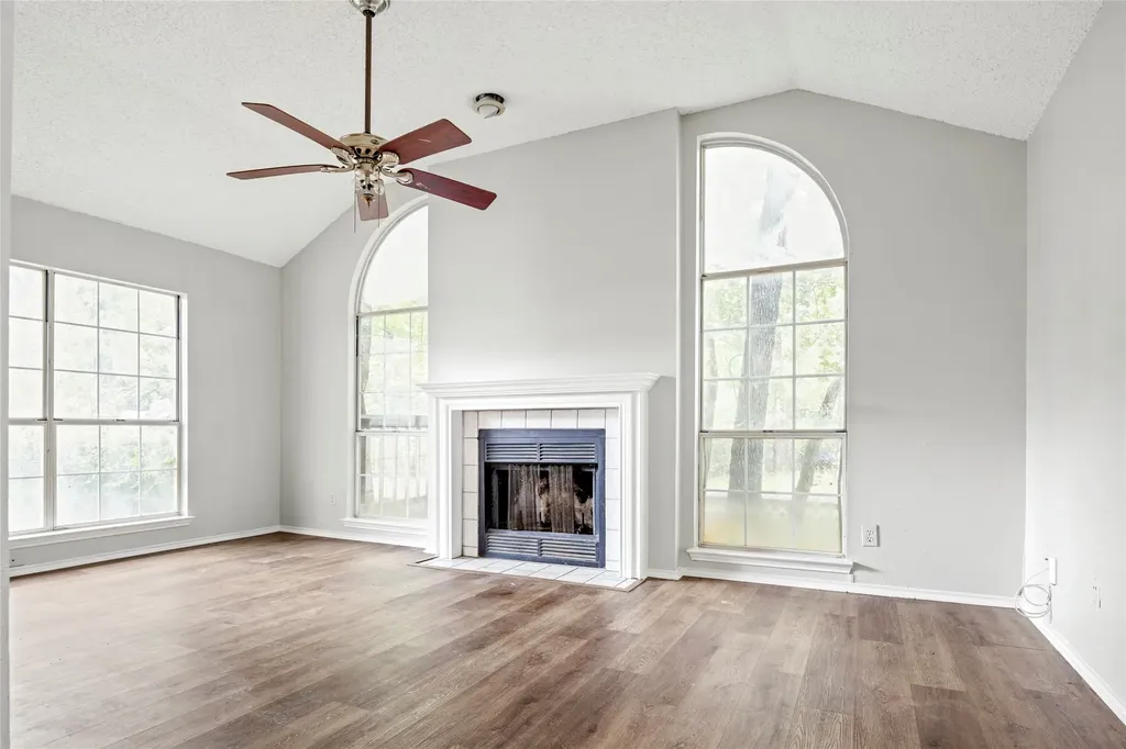 5112 Oak Gate Court Arlington TX 76016
