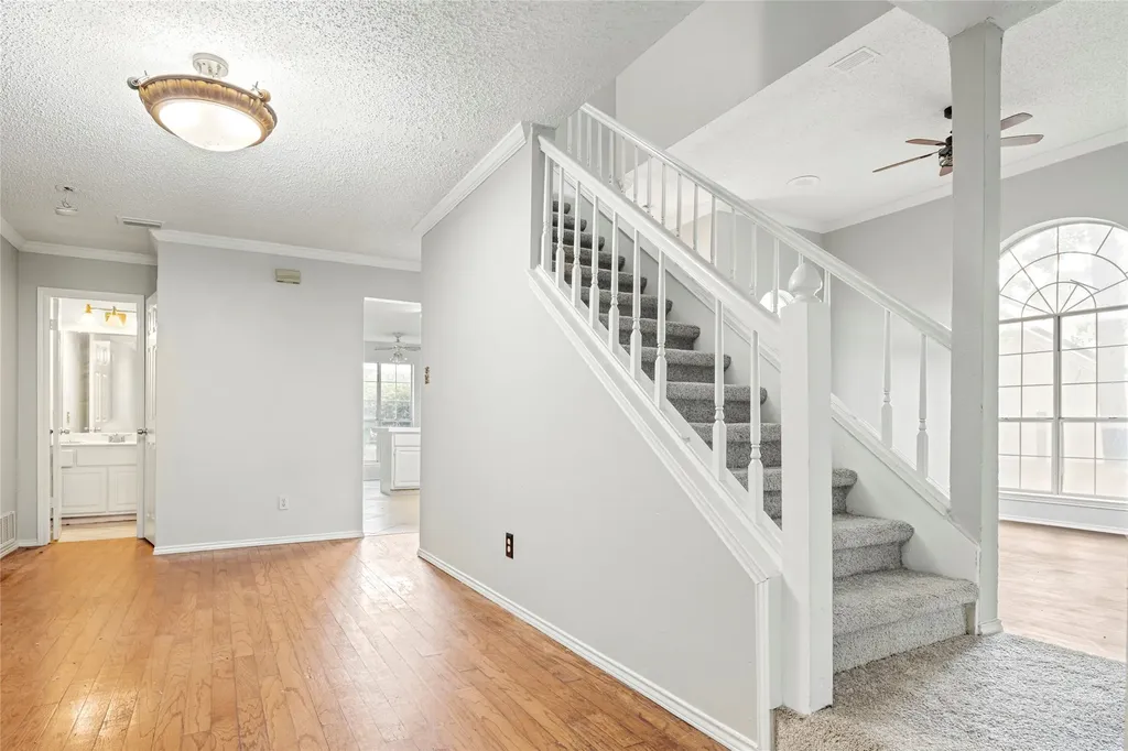 5112 Oak Gate Court Arlington TX 76016