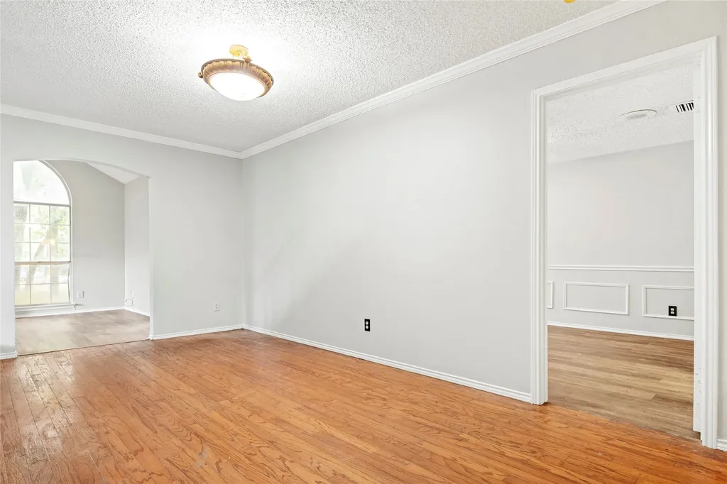 5112 Oak Gate Court Arlington TX 76016