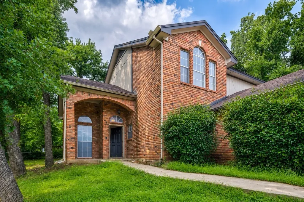 5112 Oak Gate Court Arlington TX 76016