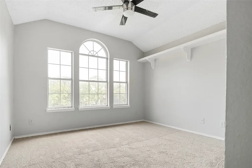 5112 Oak Gate Court Arlington TX 76016