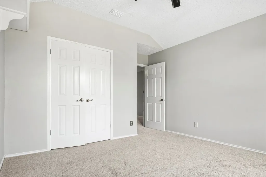 5112 Oak Gate Court Arlington TX 76016
