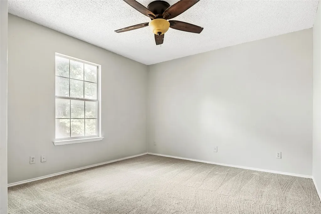 5112 Oak Gate Court Arlington TX 76016