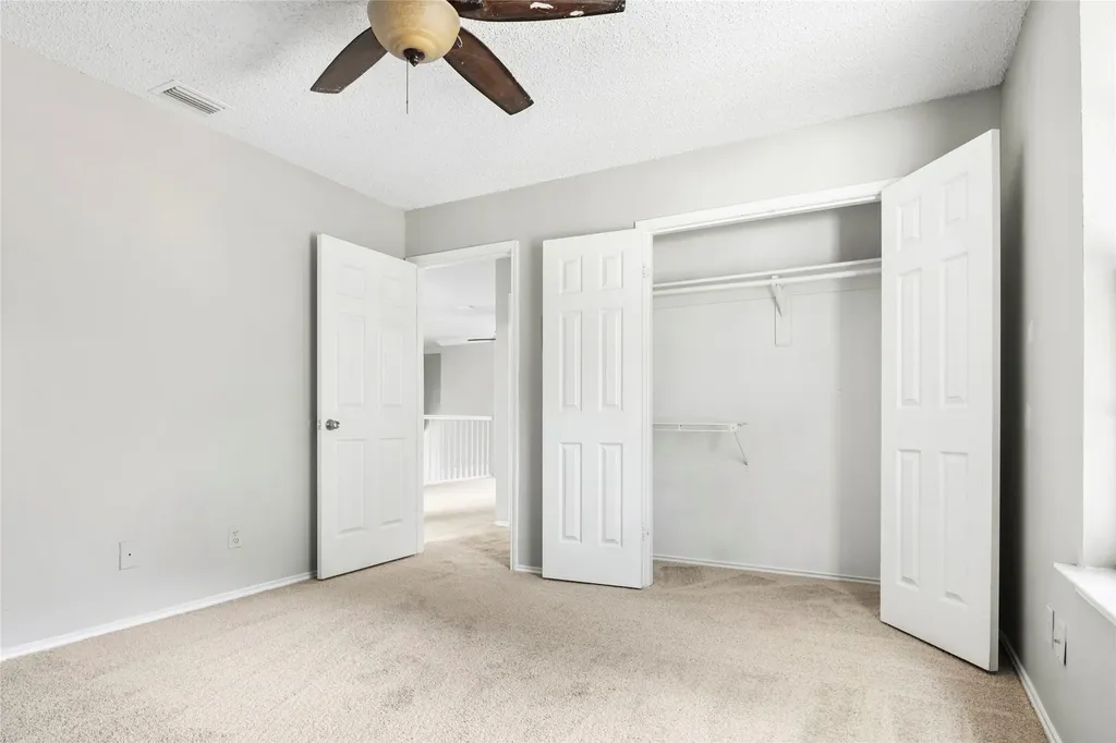 5112 Oak Gate Court Arlington TX 76016