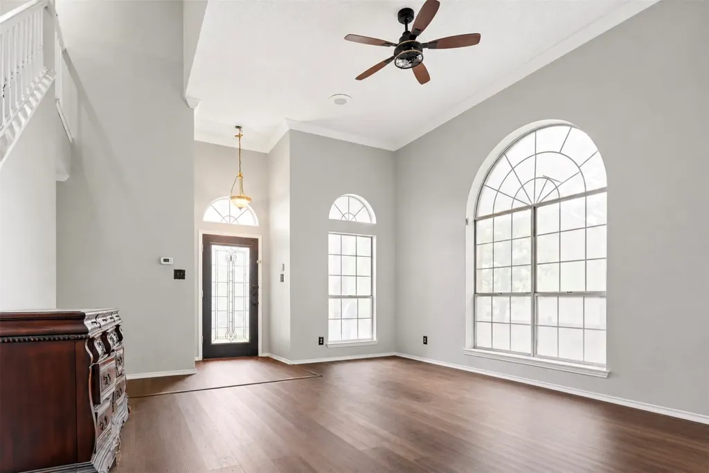5112 Oak Gate Court Arlington TX 76016
