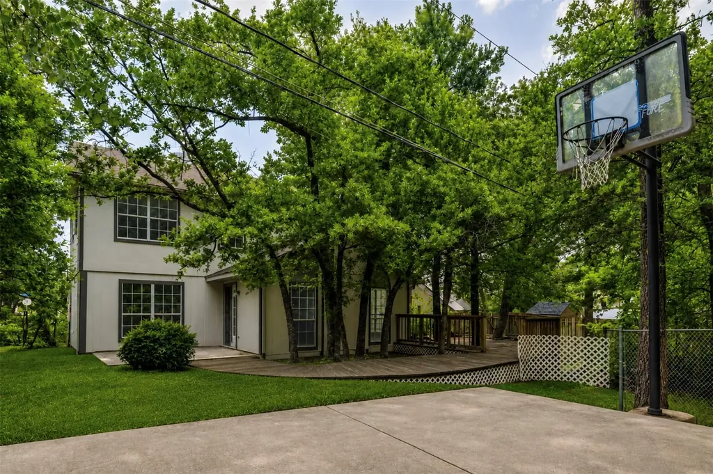 5112 Oak Gate Court Arlington TX 76016