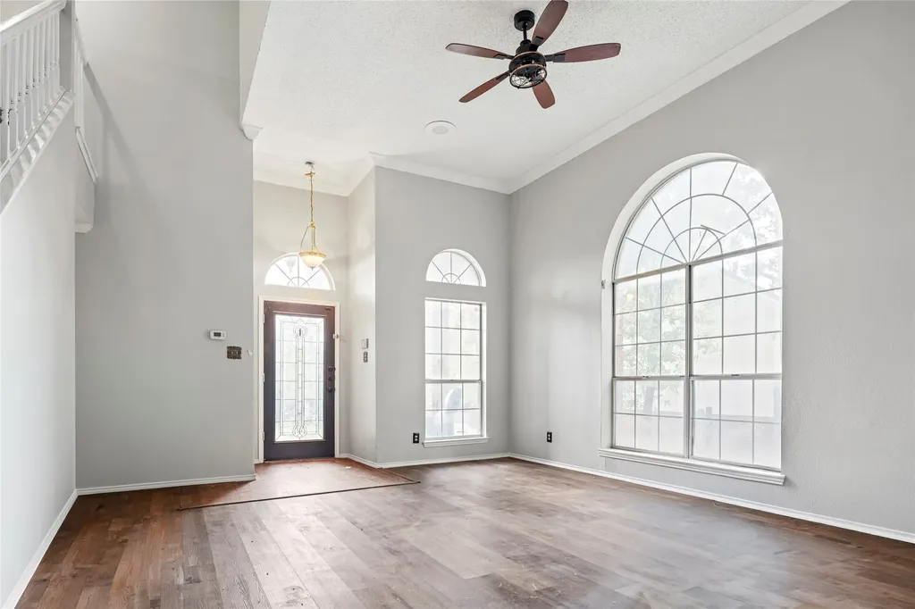 5112 Oak Gate Court Arlington TX 76016