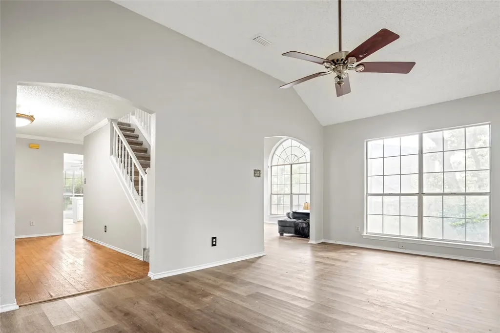 5112 Oak Gate Court Arlington TX 76016