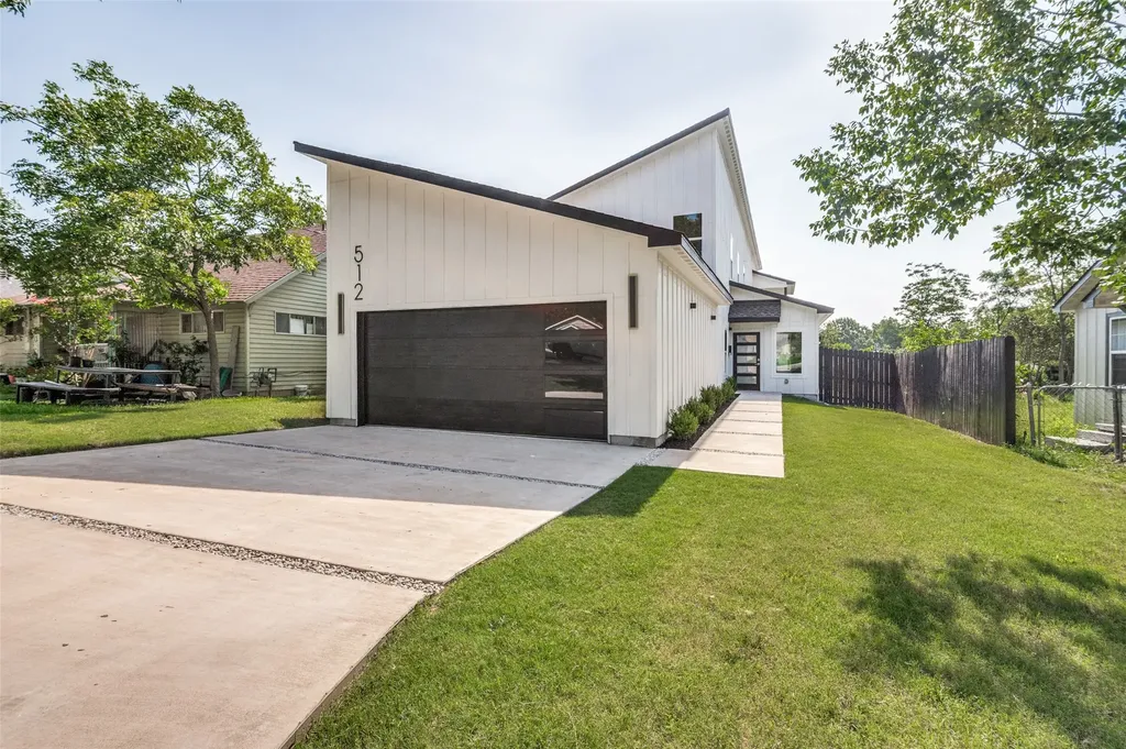 512 Phinney Avenue Cockrell Hill TX 75211