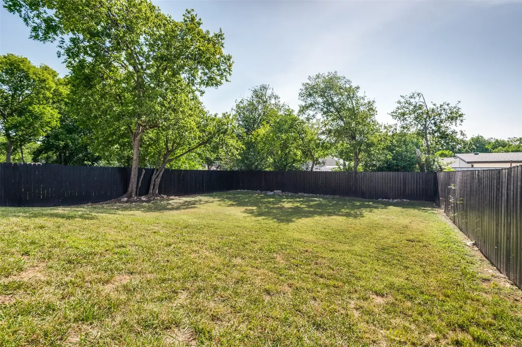 512 Phinney Avenue Cockrell Hill TX 75211