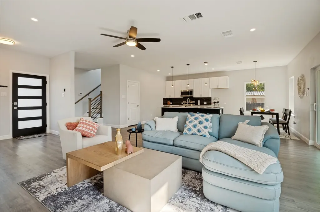 512 Phinney Avenue Cockrell Hill TX 75211