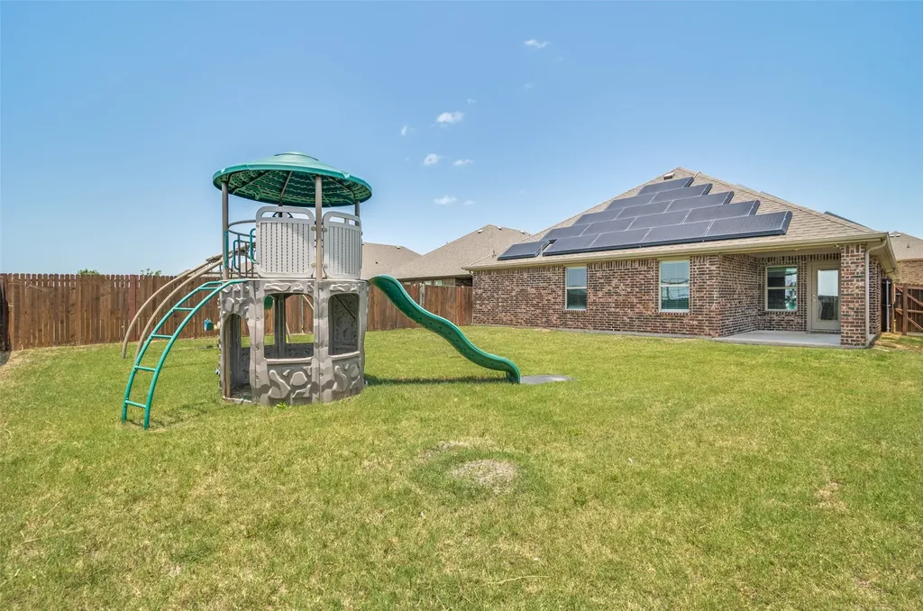 2085 Leona Street Forney TX 75126